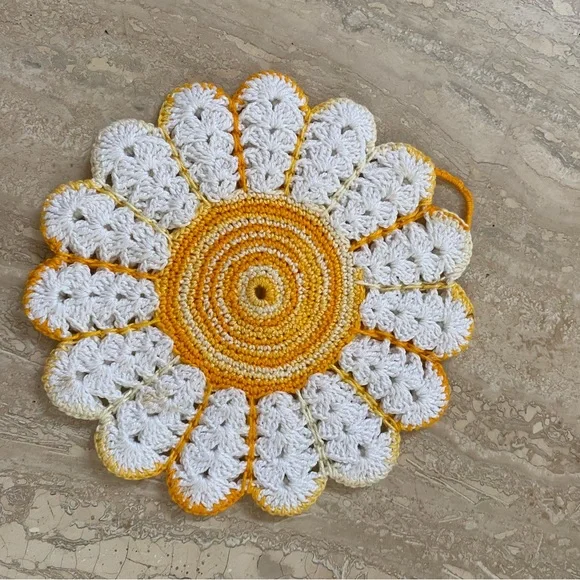 Hand crocheted doilies multicolored 5 to 6 inches - Picture 2 of 5